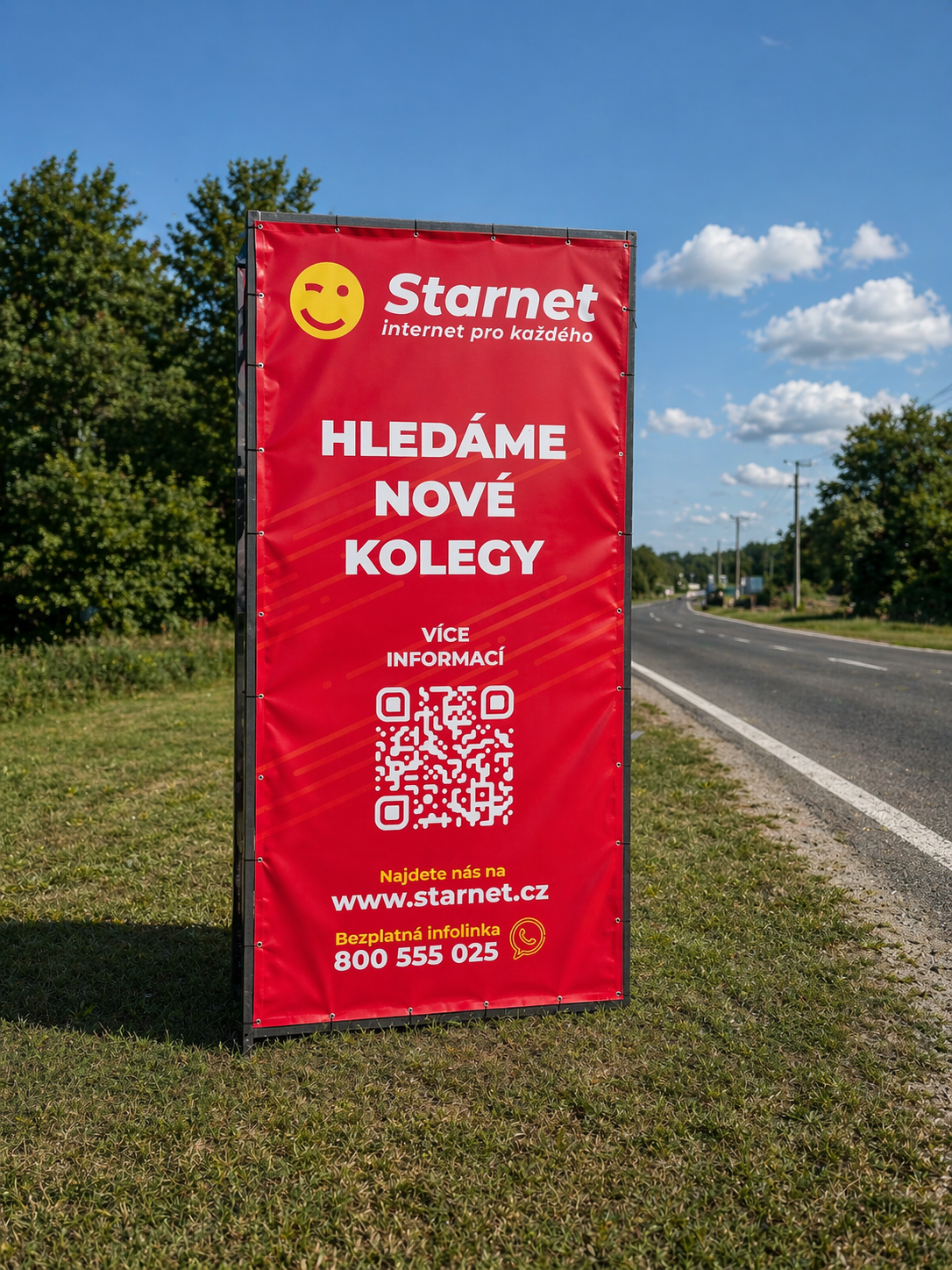 Reklamní konstrukce u silnice
